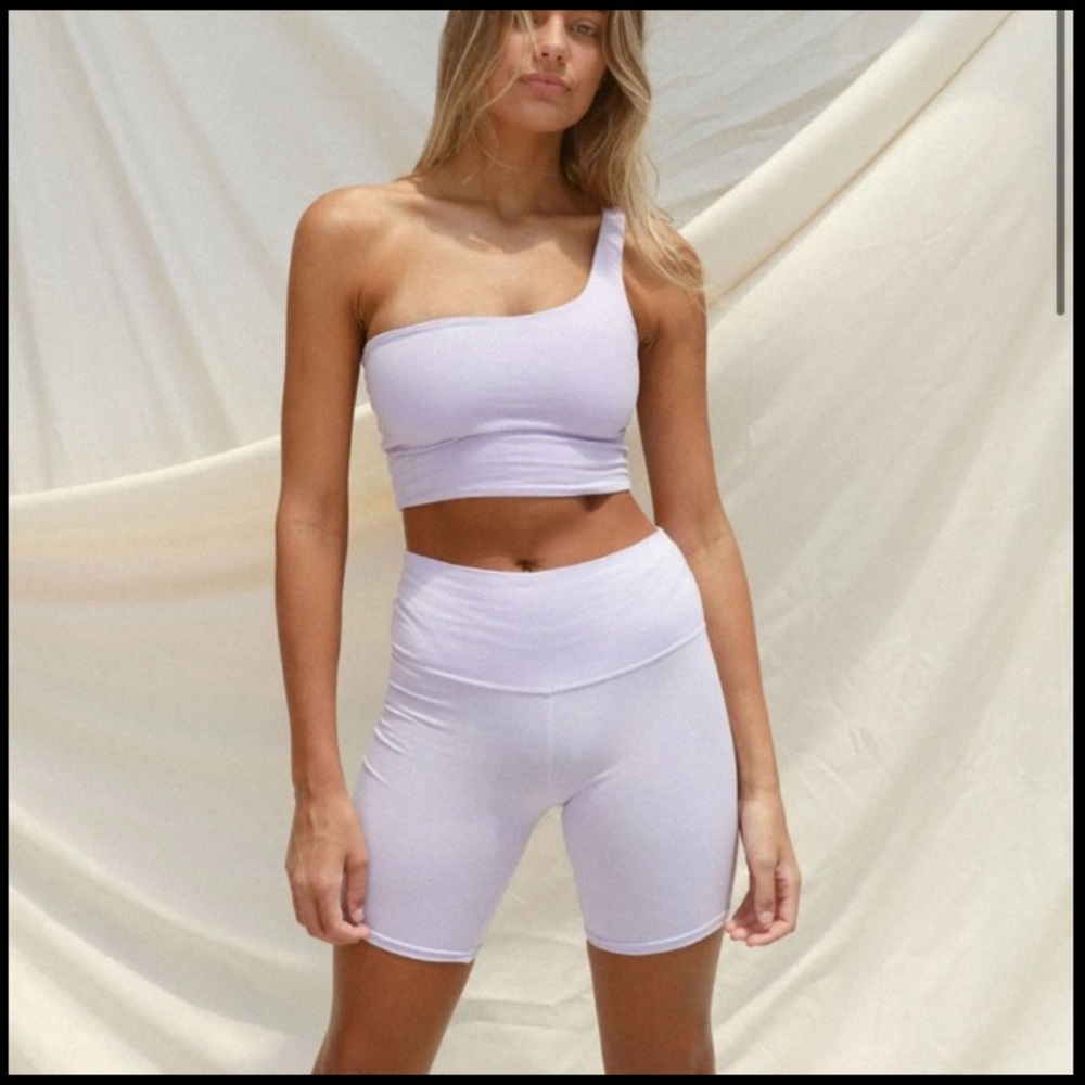 Stone Fox Active Shorts in Taro